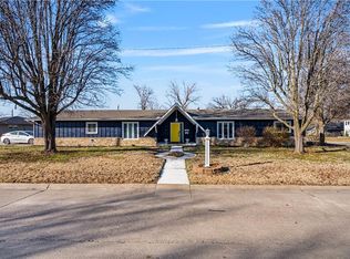 1202 W 9th St, Chanute, KS 66720