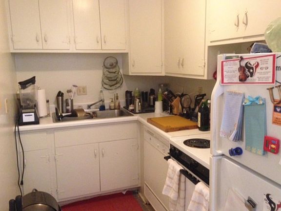 5th image of 411 E 8th St #1