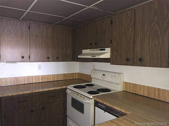 5th image of 9682 Fontainebleau Blvd APT 701