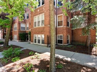 3715 W Byron St APT 1, Chicago, IL 60618