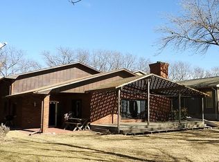 18 North Shr, Elwood, NE 68937