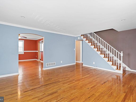 5th image of 1609 W 10th St