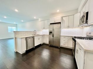 5758 Camellia Ave #402, North Hollywood, CA 91601