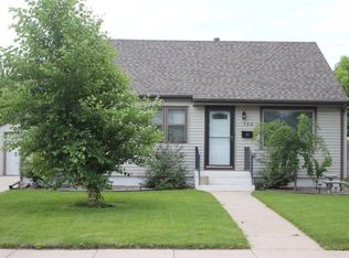 102 E 18th St, Grand Island, NE 68801