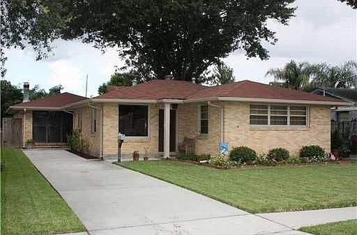 1st image of 3217 42nd St