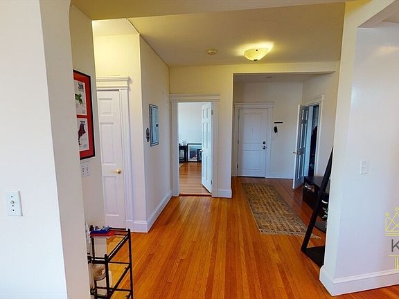 4th image of 210 Winthrop Rd APT 12