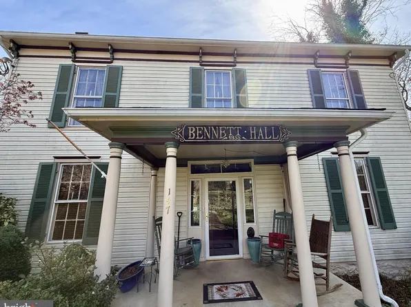 147 S Court St, Luray, VA 22835