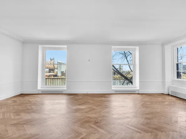 1 Sutton Place South 4C image 3 of 26