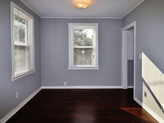 5th image of 284 E 25th St