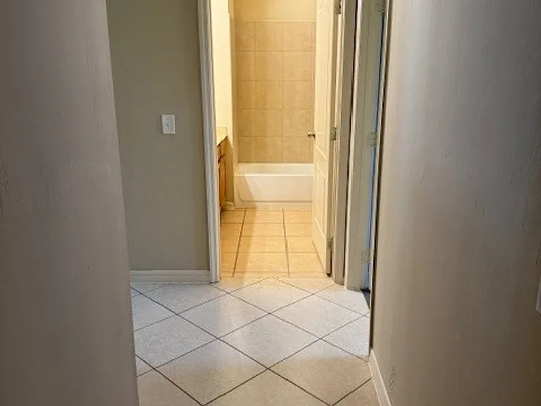 1017 NW 24th Ave — Photo 19