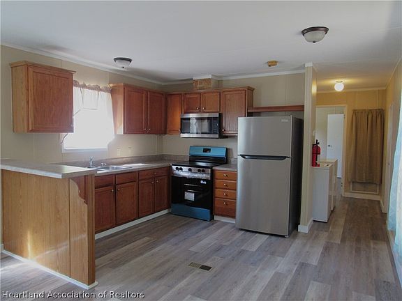 3rd image of 7834 King James Dr