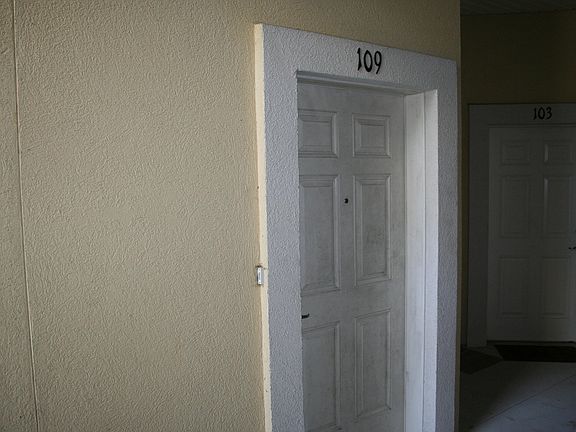 2nd image of 8196 Cabin Lake Cir Unit 109