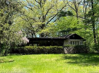 5058 Lakeshore Rd, Fort Gratiot, MI 48059