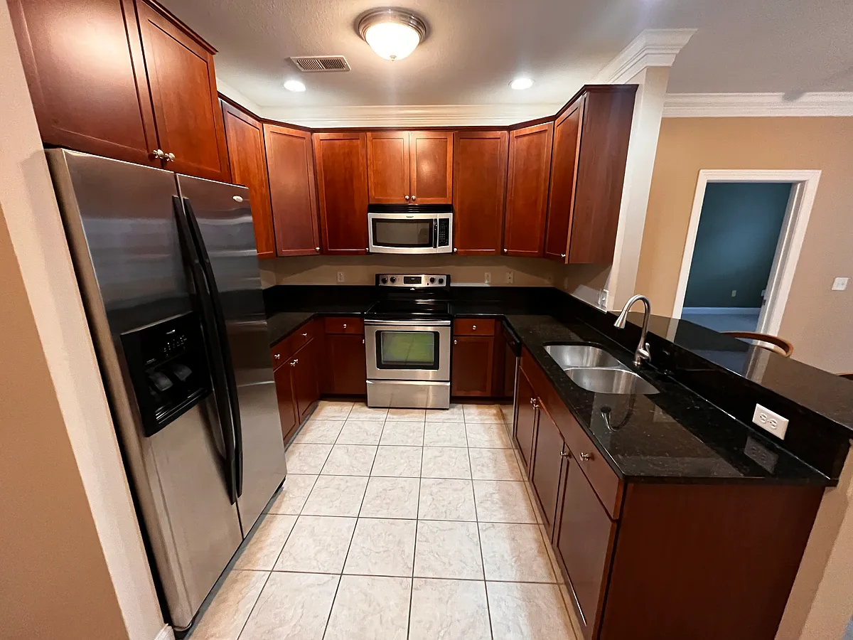 Building Photo - 936 Perry St #210
