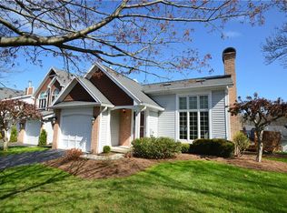 18 Walpole Ct, Fairport, NY 14450