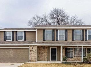 1101 Augusta Rd, Benbrook, TX 76126