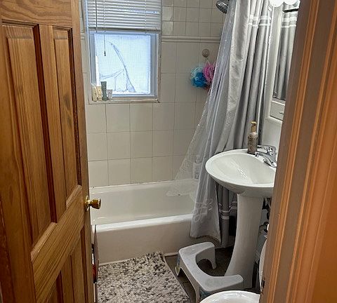 5th image of 139 W Washington Blvd