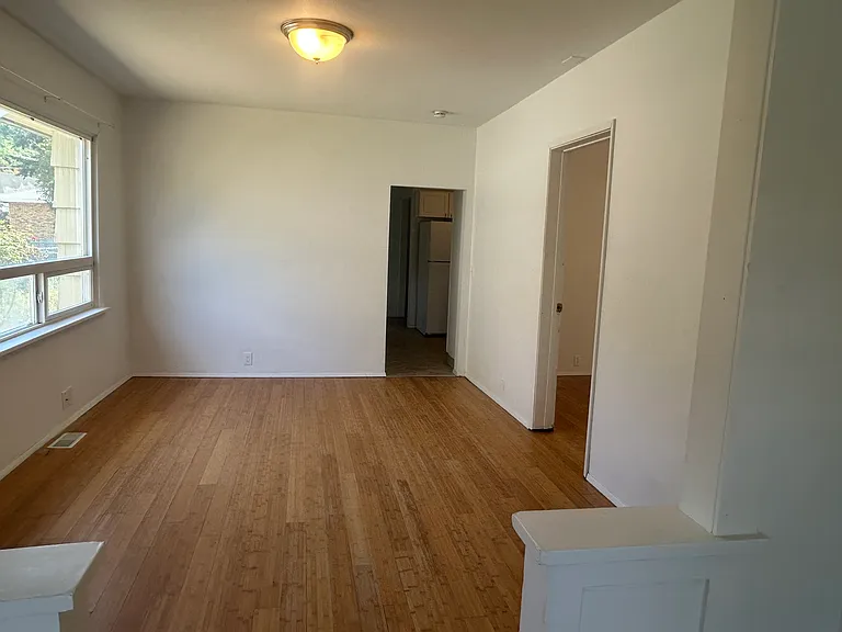 909 S 5th St — Photo 7