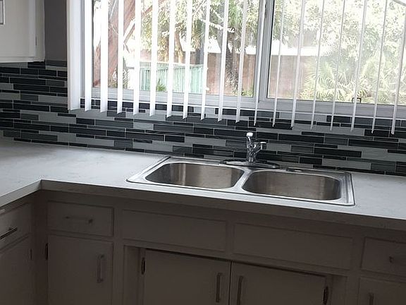 3rd image of 5301 Corteen Pl APT 4