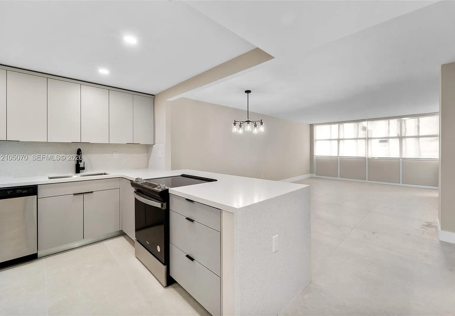 Bayshore Place Condo — Photo 4