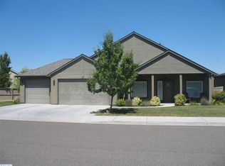5506 W 23rd Ave, Kennewick, WA 99338
