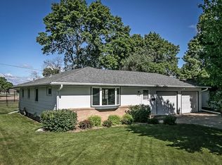 912 Clay St S, Shakopee, MN 55379