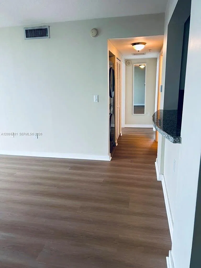 Brickell Vista Condo — Photo 4