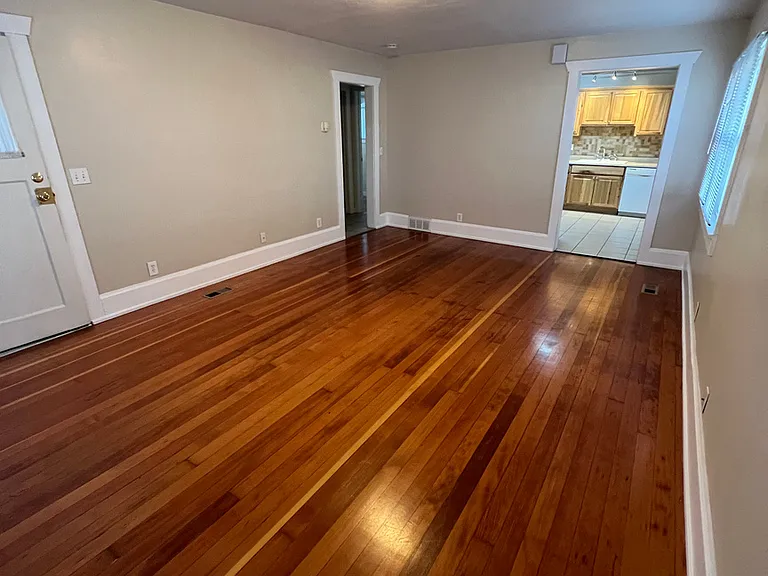 2622 S Green St — Photo 2