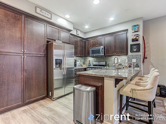 3rd image of 44068 Calle Luz