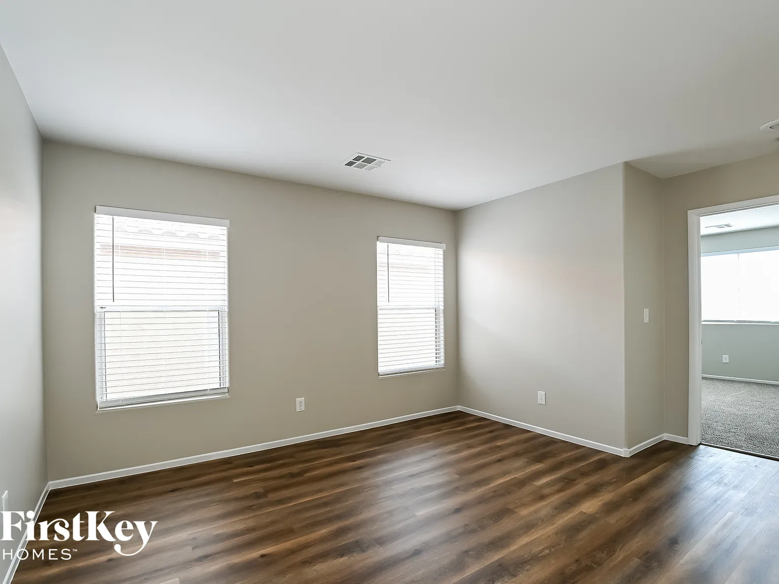 4 bed, 2.5 bath, 2039 sqft, $2,355 — Photo 4