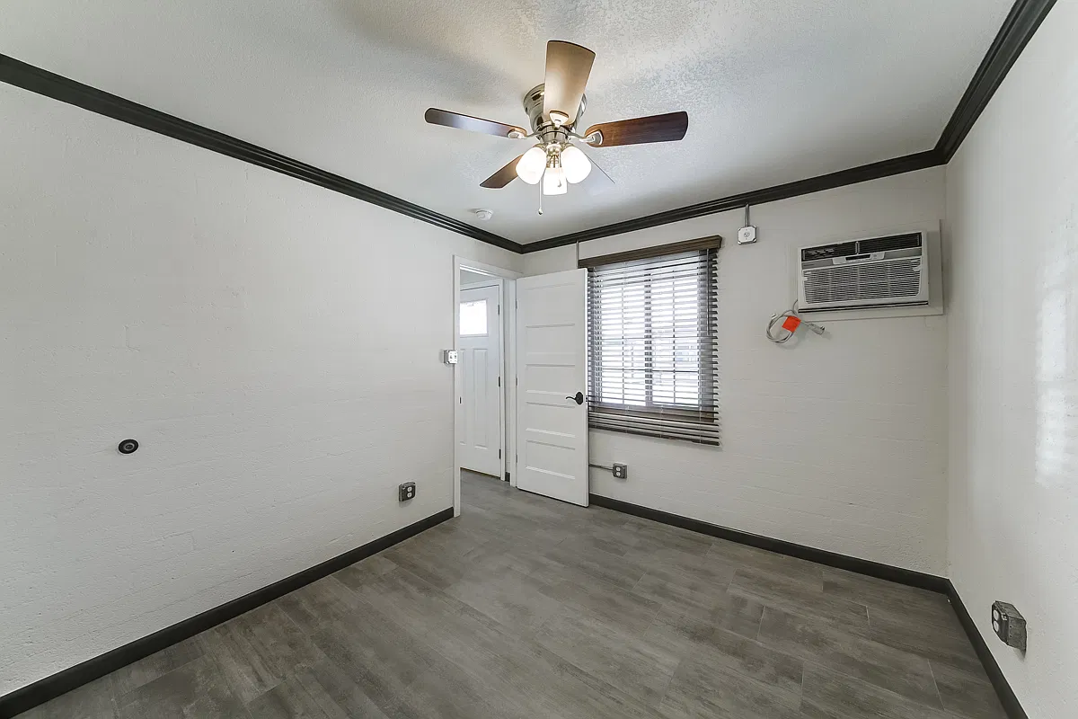 1 bed, 400 sqft, $1,250 — Photo 4