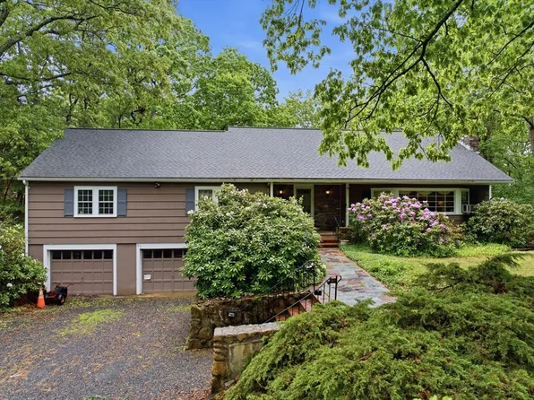95 Woodridge Rd, Wayland, MA 01778