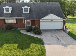 452 S Yarrow St, Oregon, OH 43616