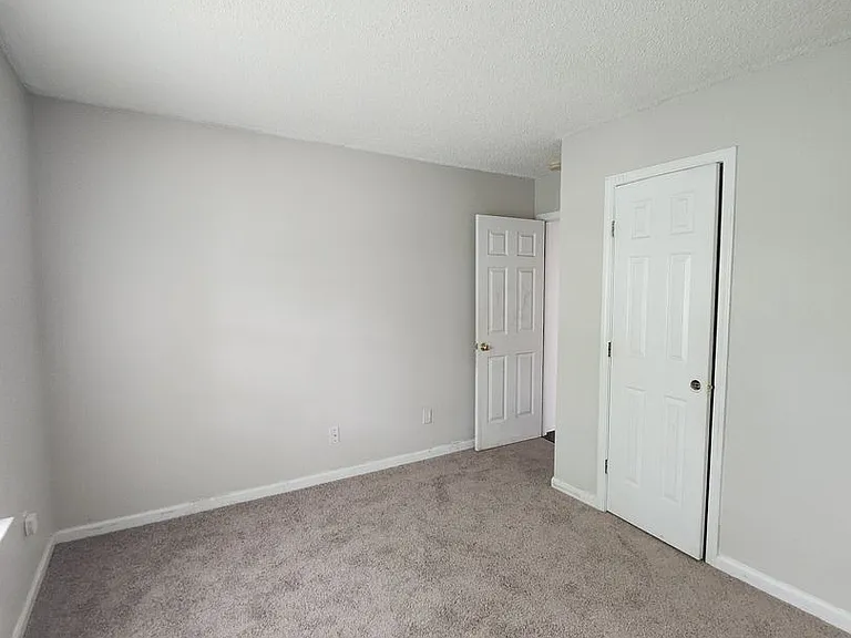 3000 Fairglen Rd — Photo 6