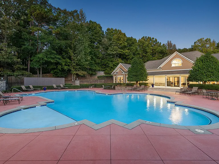 C203310_POOL_02