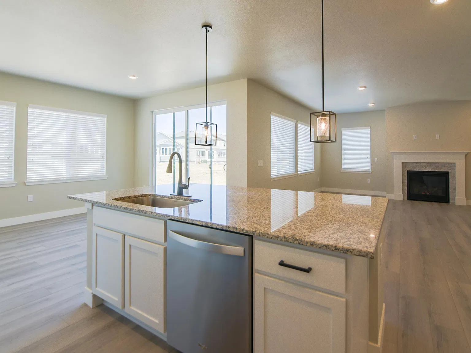 10939 Hayloft St — Photo 4