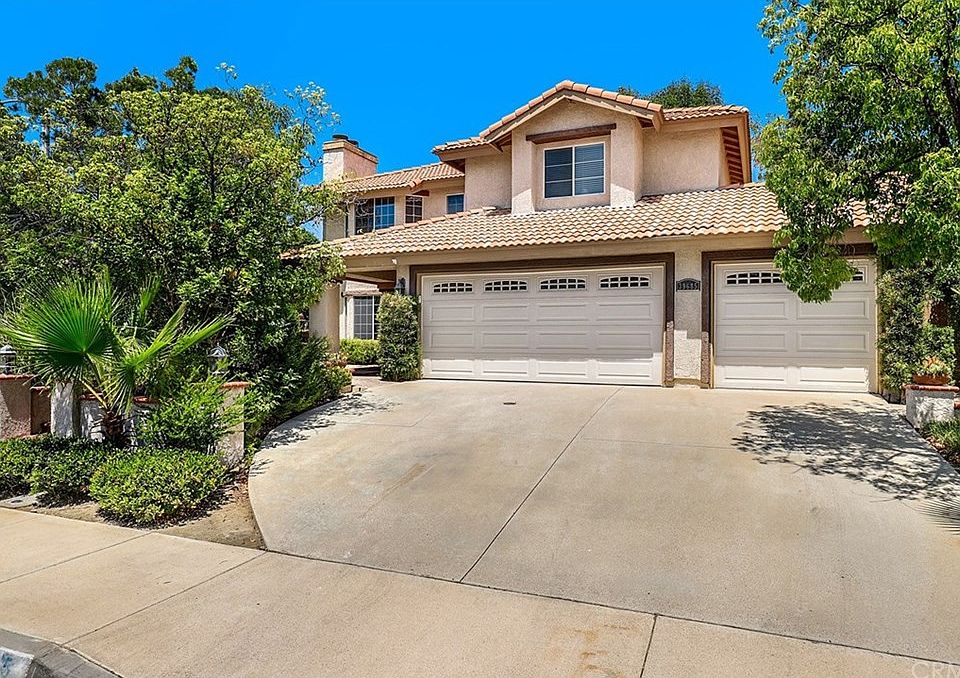 1st image of 39685 Glenwood Ct