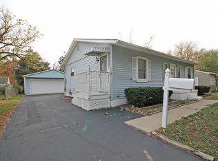 35 Ridgeway Dr, Decatur, IL 62521