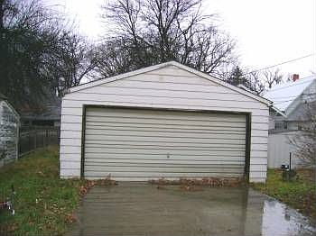 2nd image of 437 2nd Ave