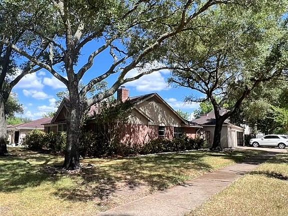2nd image of 15731 Pagehurst Dr