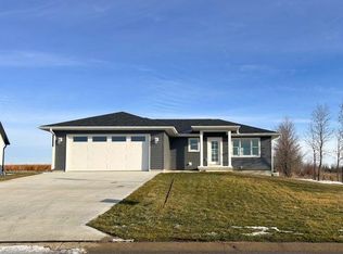 117 Nolan Dr, Emmetsburg, IA 50536