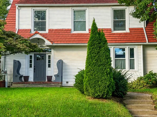 211 S Decatur St, Strasburg, PA 17579