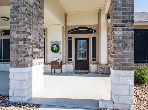 14063 Belmont Cir, Mont Belvieu, TX 77523