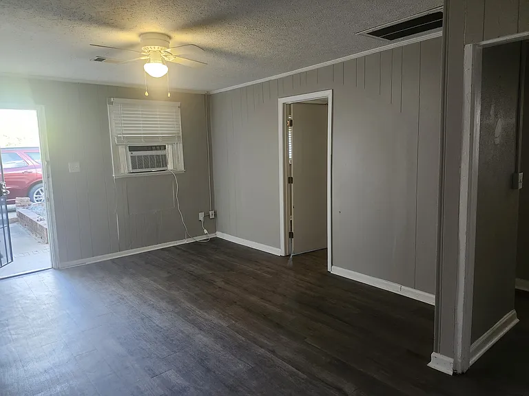 227 Straight St #227 — Photo 7