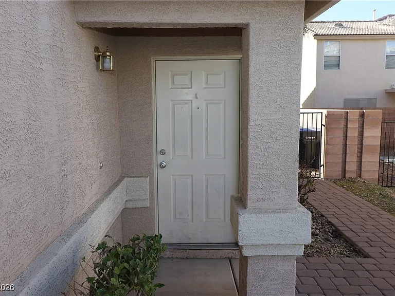 741 Spotted Eagle St — Photo 32