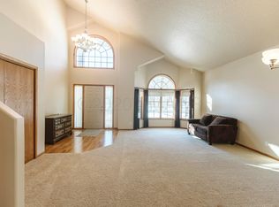 504 Arrowwood Dr, Horace, ND 58047