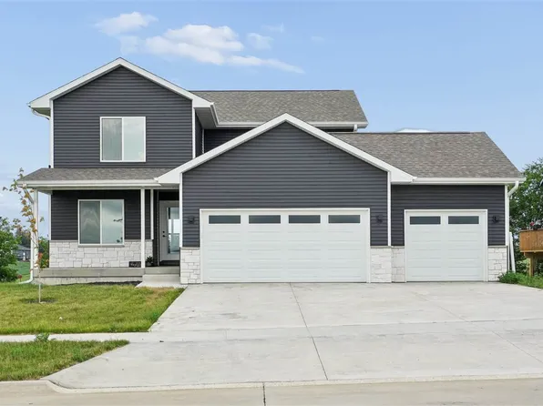 808 Crestview Dr, Solon, IA 52333