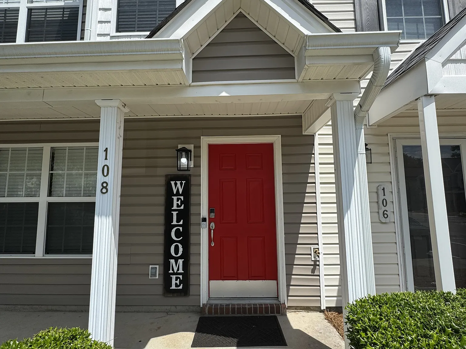 3 bed, 2.5 bath, 1348 sqft, $1,800 — Photo 1