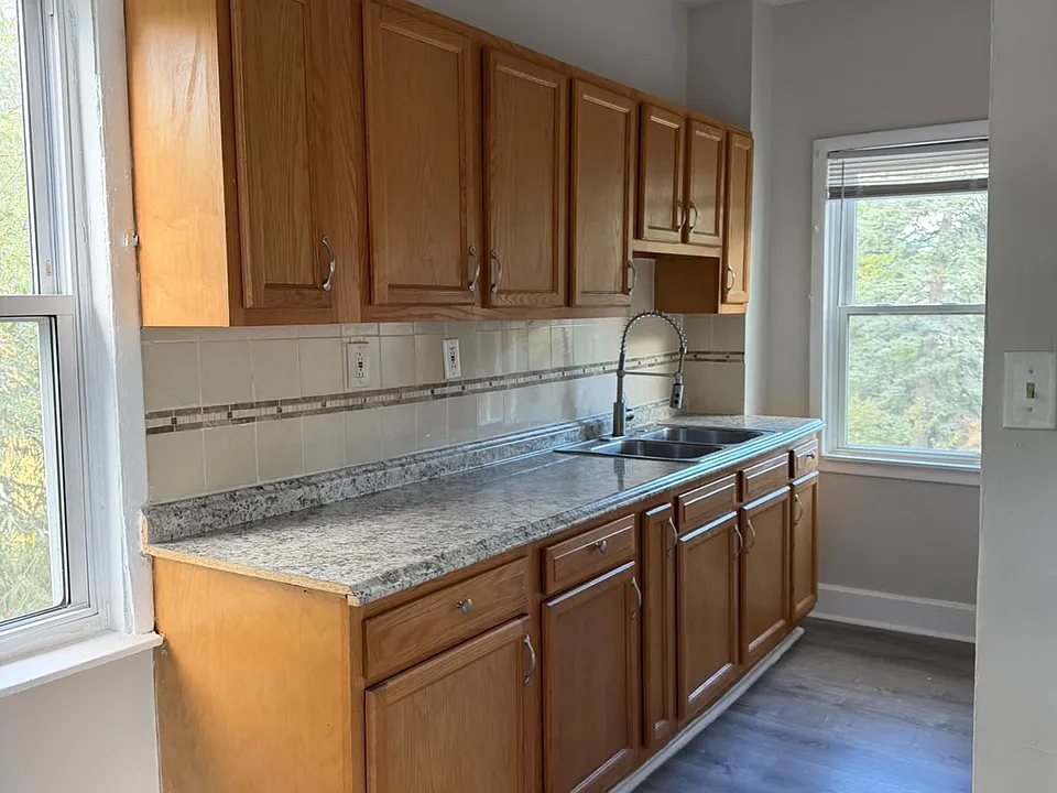 74 Sycamore St #3