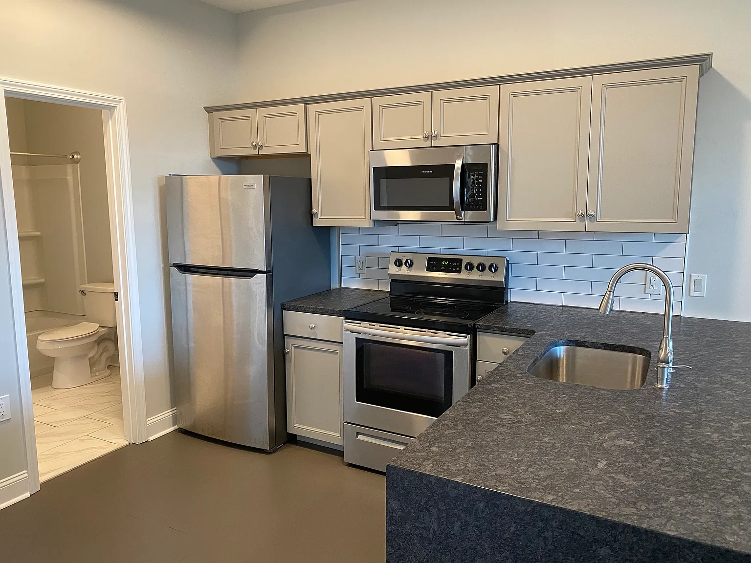 2 bed, 783 sqft, $1,600 — Photo 4